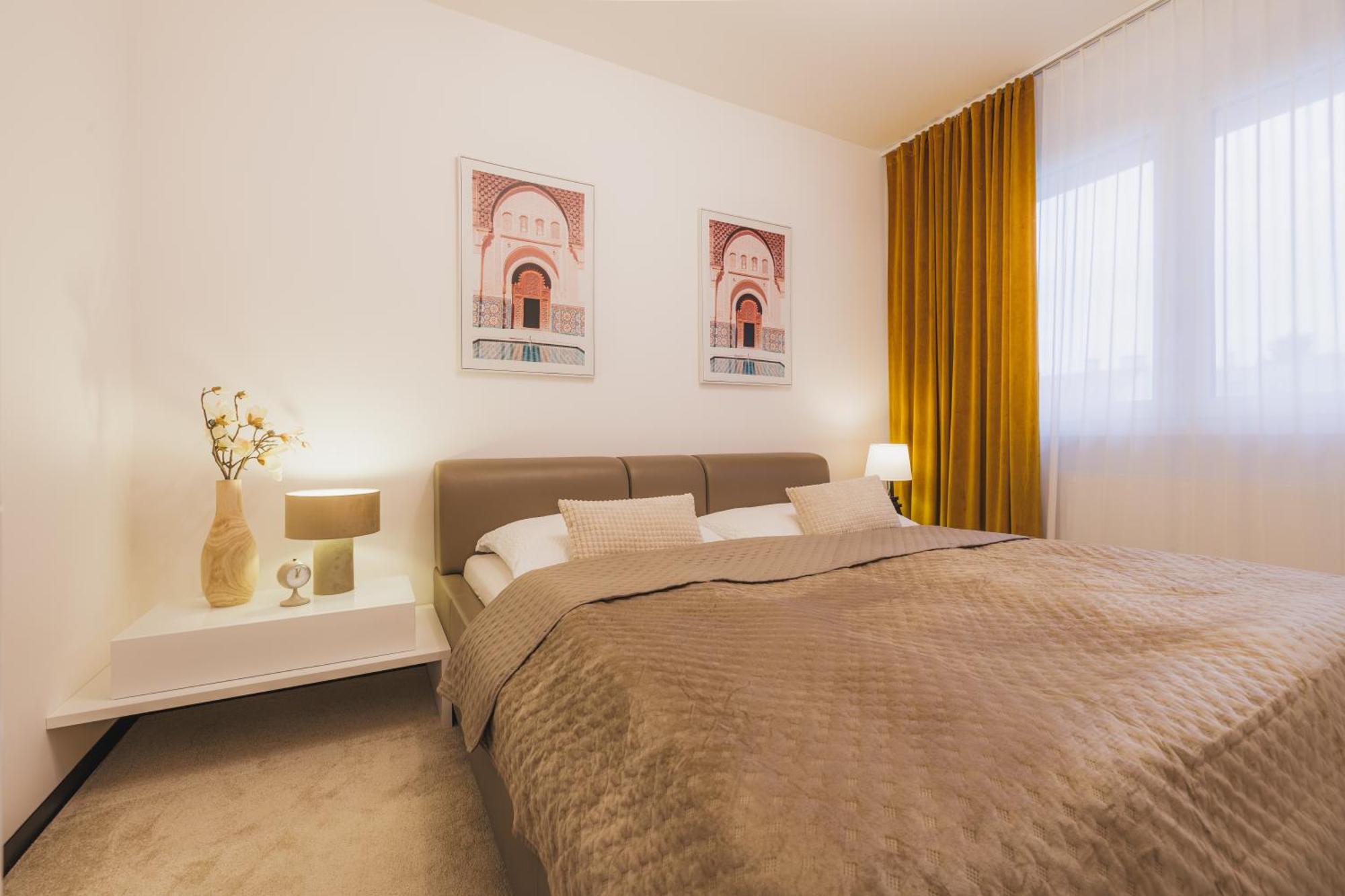 Rose Luxury Apartment & 24H Self Check-In With Private Parking บันสกาบิสตรีตซา ภายนอก รูปภาพ