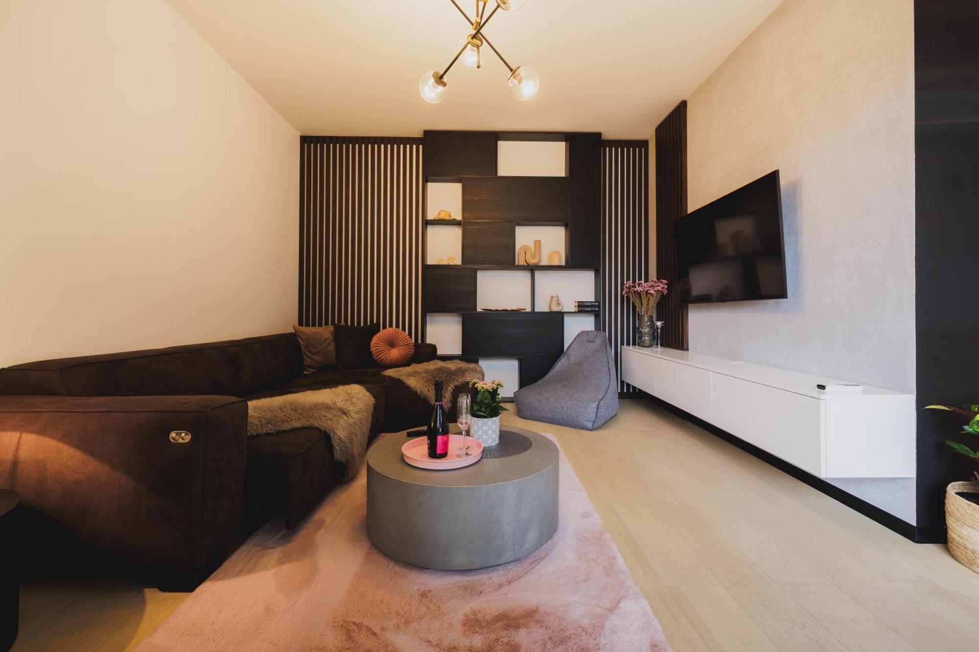 Rose Luxury Apartment & 24H Self Check-In With Private Parking บันสกาบิสตรีตซา ภายนอก รูปภาพ